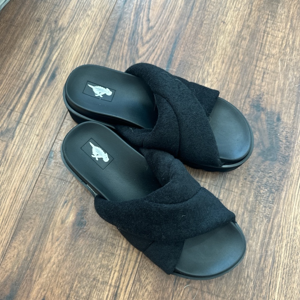 Black platform sandals size 7